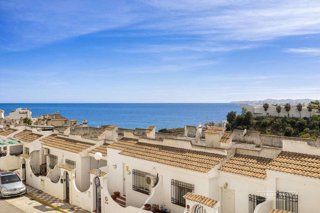 Sea-view apartment, Carvajal beachfront — Carvajal